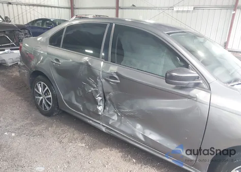 2016 Volkswagen Jetta 1.4T Se z USA, uszkodzony, nr VIN 3VWD67AJ3GM347858